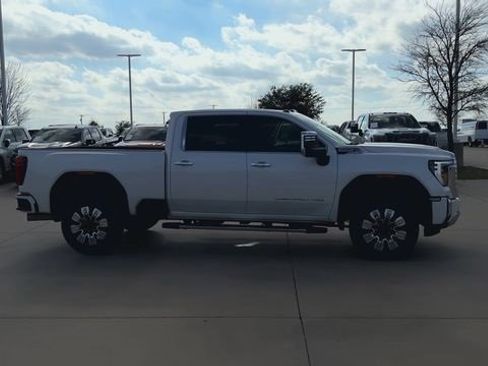 Used 2024 GMC Sierra 2500 Denali w/ Denali Reserve Package image 2