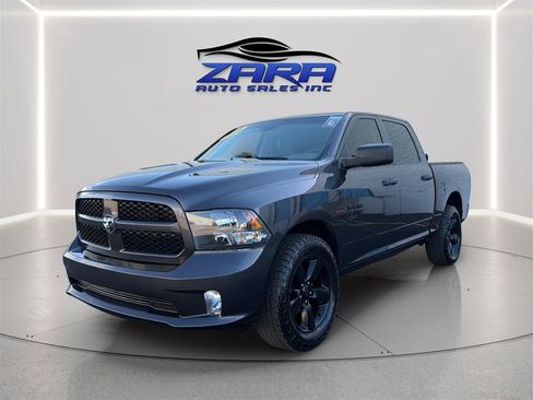 Used 2020 RAM 1500 Express w/ Express Value Package AWD/4WD image 3