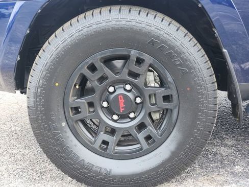 Certified 2022 Toyota 4Runner SR5 Premium w/ Moonroof Package image 7