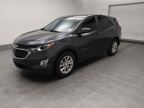Used 2021 Chevrolet Equinox LS image 2