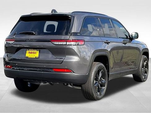New 2025 Jeep Grand Cherokee Limited w/ Black Appearance Package image 16
