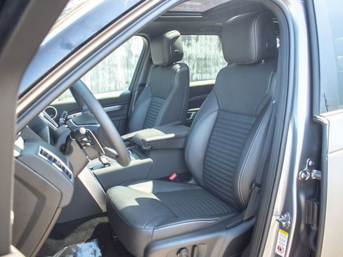 Used 2025 Land Rover Discovery Dynamic SE image 20