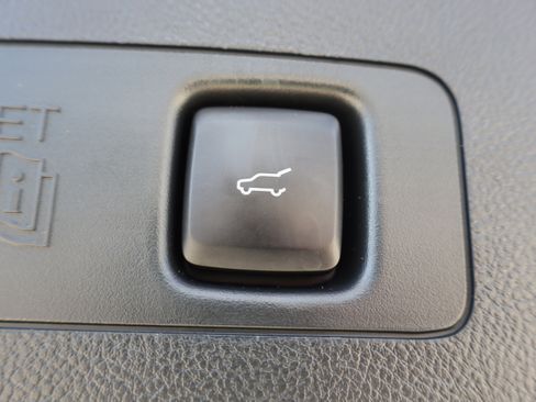 Used 2021 Lincoln Corsair Reserve w/ Equipment Group 201A image 16