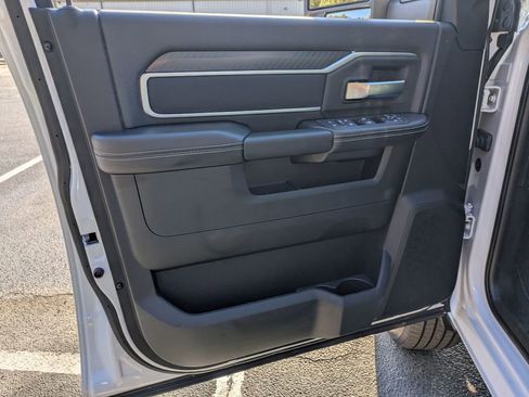 New 2026 RAM 2500 Big Horn AWD/4WD image 11