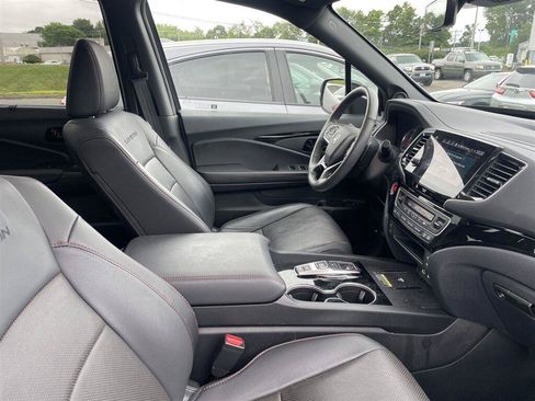 Used 2024 Honda Passport Black Edition image 6