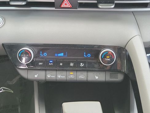 Used 2023 Hyundai Elantra Blue FWD image 16