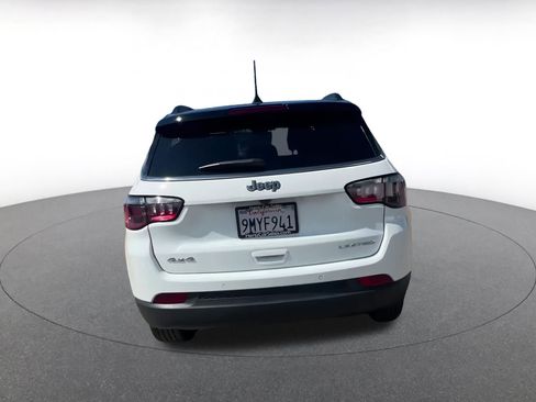 Used 2025 Jeep Compass Limited image 12