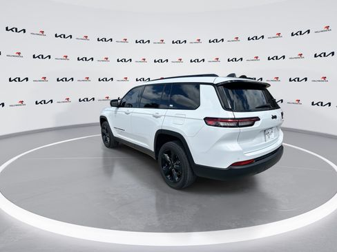 Used 2023 Jeep Grand Cherokee L Laredo RWD image 6