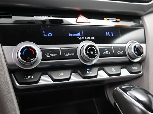 Used 2020 Hyundai Elantra ECO image 14