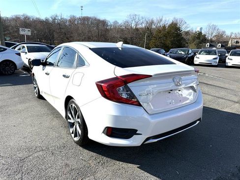Used 2019 Honda Civic Touring image 3