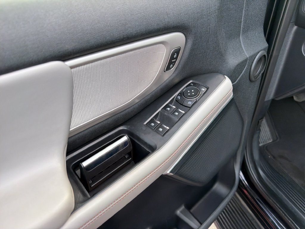 Used 2025 Ford Expedition Active AWD/4WD image 11