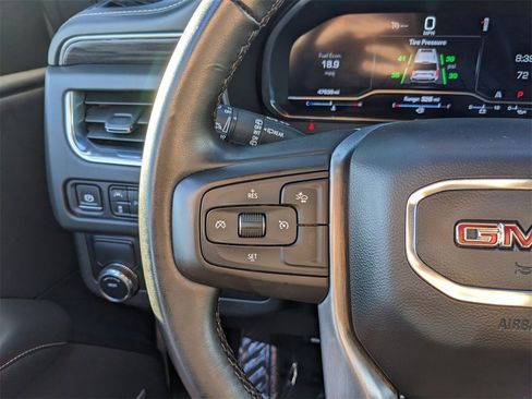 Used 2024 GMC Yukon SLT image 30
