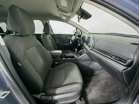 Used 2025 Kia Sportage LX FWD image 28