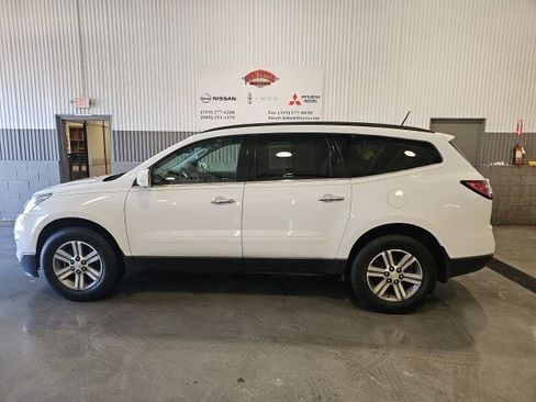 Used 2017 Chevrolet Traverse LT AWD/4WD image 6