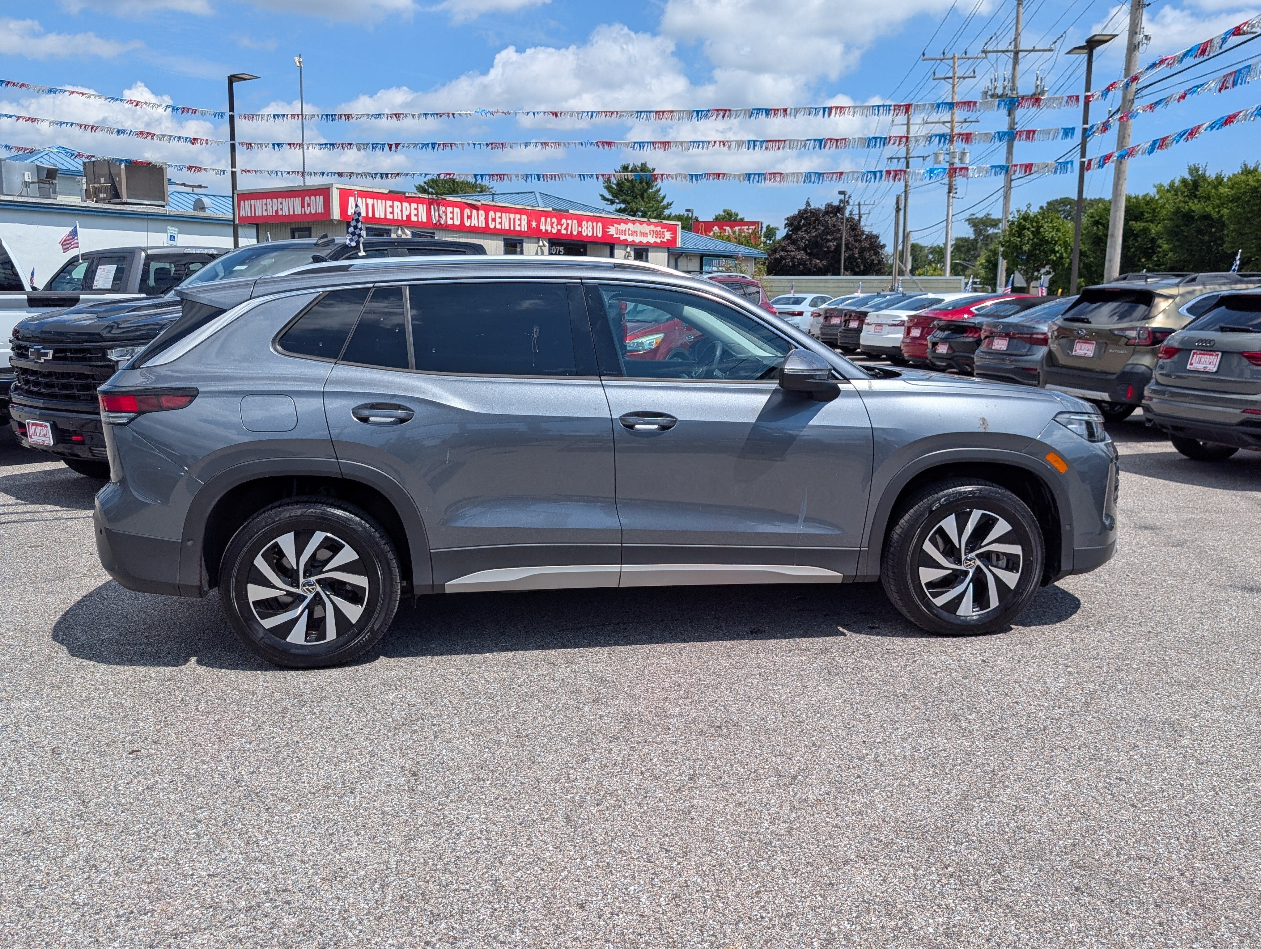 Used 2025 Volkswagen Tiguan S AWD/4WD image 2