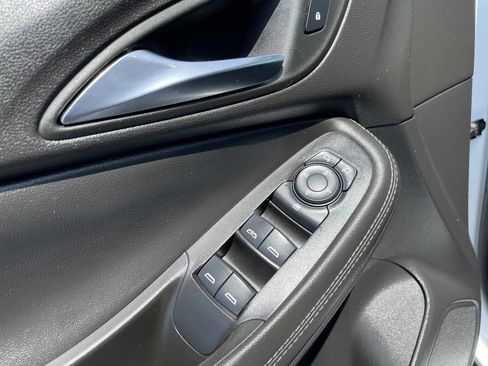 Used 2024 Buick Encore GX Preferred w/ Comfort Package FWD image 19