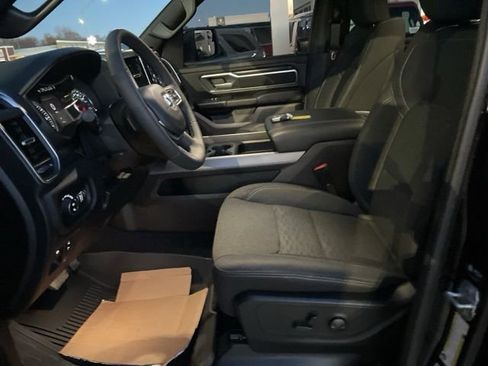 Used 2025 RAM 1500 Big Horn AWD/4WD image 6