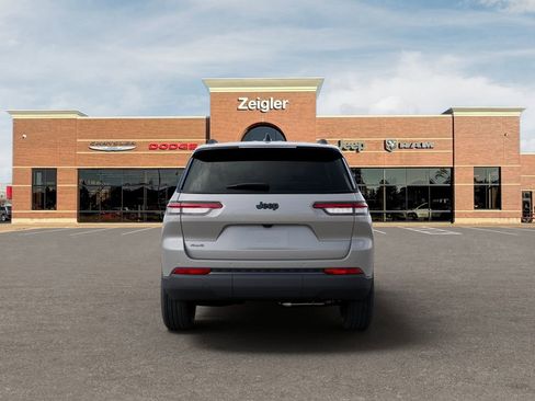 New 2025 Jeep Grand Cherokee L Altitude image 7