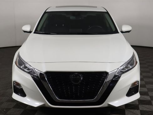 Used 2020 Nissan Altima 2.0 Platinum image 11