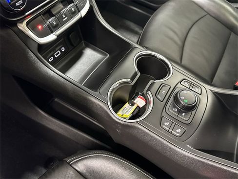 Certified 2022 GMC Terrain SLT w/ Infotainment Package II image 23