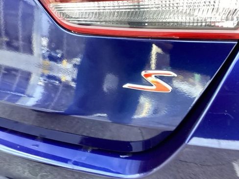 Used 2018 Kia Optima S w/ Panoramic Sunroof Package image 15