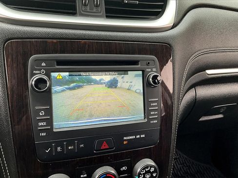 Used 2017 Chevrolet Traverse LT w/ Style and Technology Package image 14