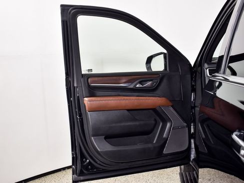 Used 2023 GMC Yukon XL Denali Ultimate AWD/4WD image 22
