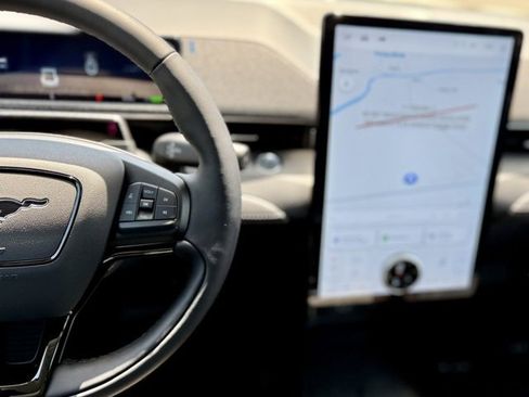 New 2025 Ford Mustang Mach-E Premium image 18