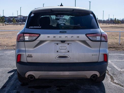 Used 2020 Ford Escape SE image 5
