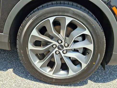 Certified 2022 Lincoln Nautilus Reserve w/ Cargo Utility Package image 8