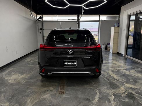Used 2025 Lexus UX 300h AWD w/ Accessory Package (Z1) image 5