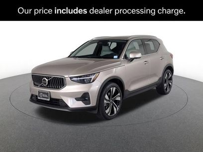 Certified 2024 Volvo XC40 B5 Ultimate w/ Climate Package
