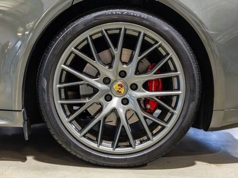 Used 2023 Porsche Panamera GTS image 24