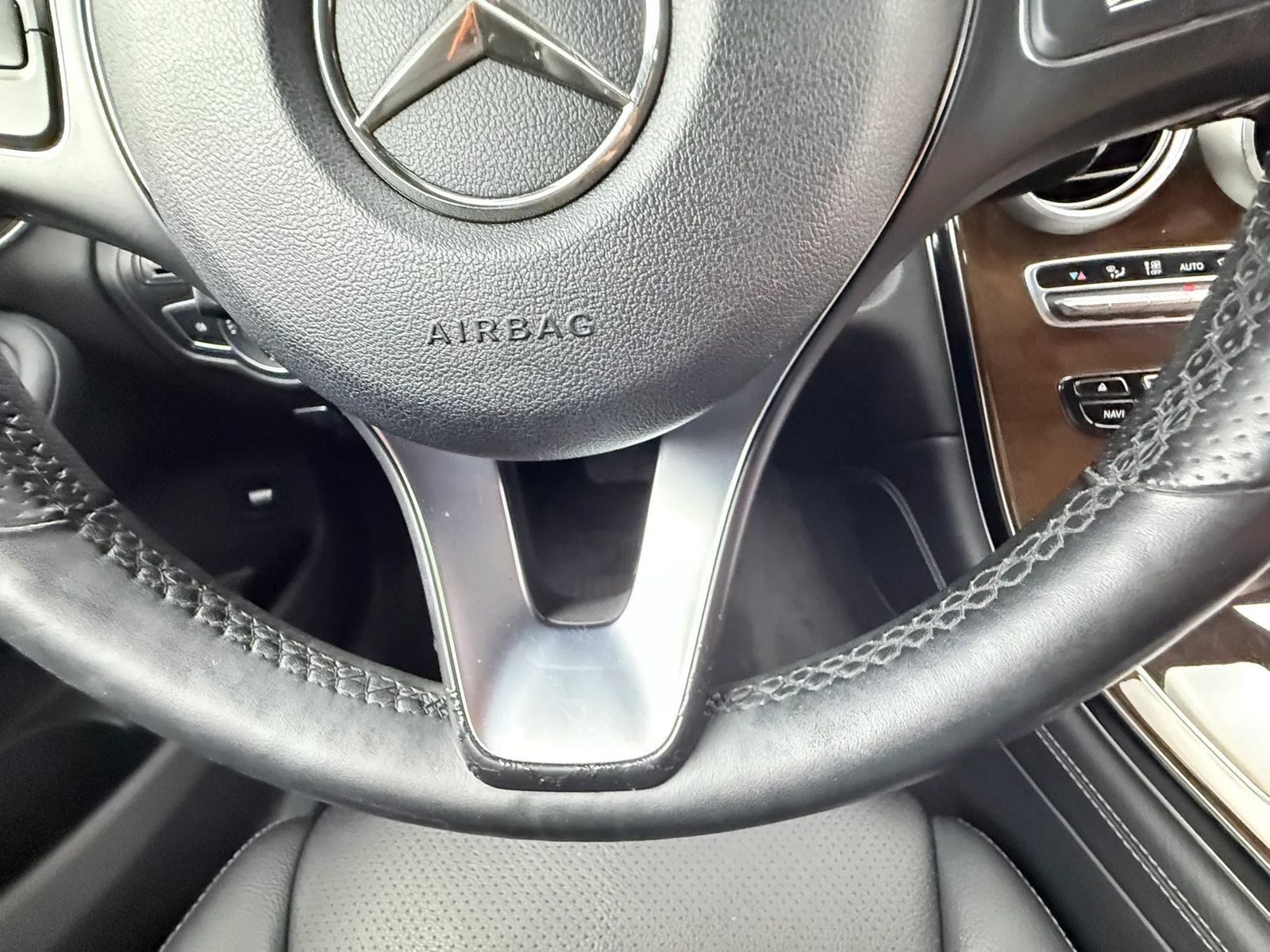 Used 2018 Mercedes-Benz GLC 300 4MATIC image 21