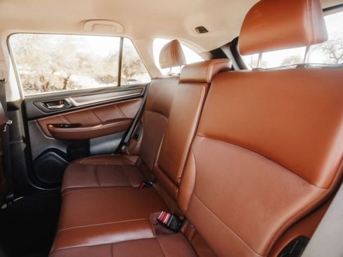 Used 2018 Subaru Outback 3.6R Touring image 30