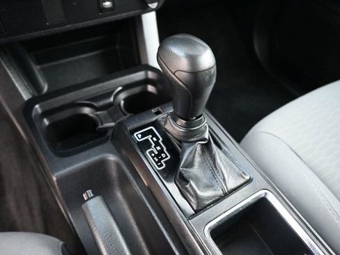 Used 2018 Toyota Tacoma SR image 11