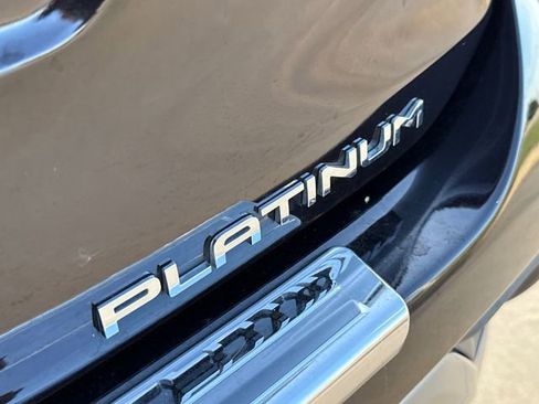 Used 2020 Toyota Highlander Platinum FWD image 7