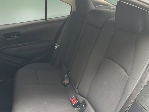 Used 2022 Toyota Corolla LE image 12