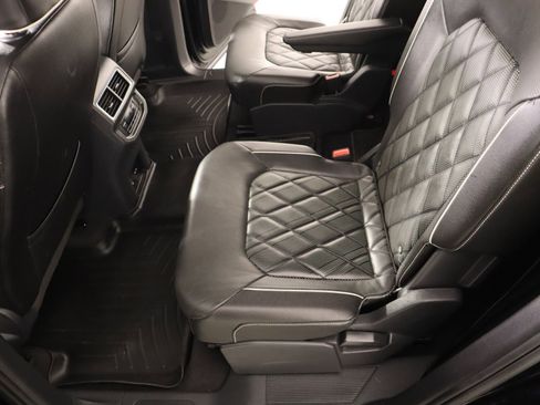 Used 2024 Volkswagen Atlas SEL Premium R-Line image 12