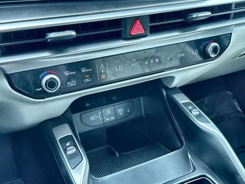 Certified 2025 Kia Sorento EX w/ Panoramic Sunroof Package FWD image 20