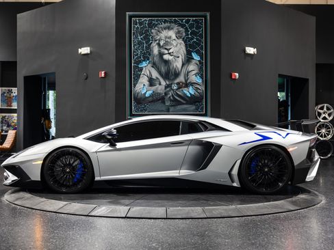 Used 2016 Lamborghini Aventador LP 750-4 Superveloce image 1