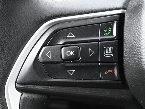 Used 2023 Jeep Grand Cherokee L Laredo image 6