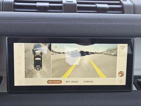 Used 2020 Land Rover Defender 110 First Edition image 19