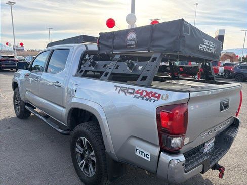 Used 2019 Toyota Tacoma TRD Sport image 10