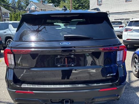 Used 2025 Ford Explorer ST-Line AWD/4WD image 5