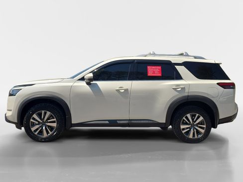 Certified 2023 Nissan Pathfinder SL AWD/4WD image 2