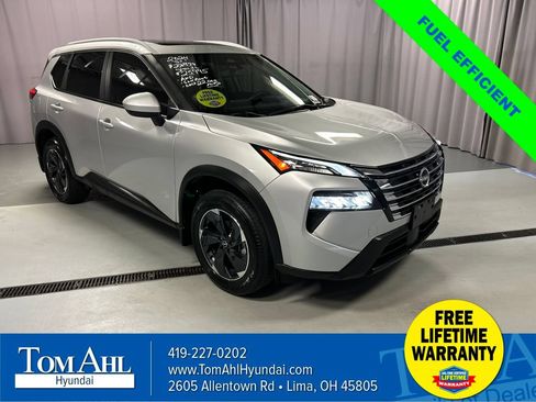 Used 2024 Nissan Rogue SV w/ SV Premium Package AWD/4WD image 1