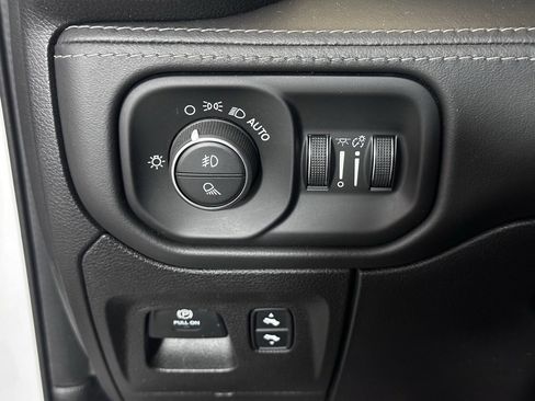 Used 2019 RAM 1500 Limited image 19