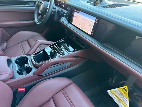 New 2026 Porsche Cayenne GTS AWD/4WD image 18