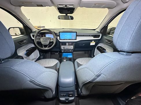 New 2025 Ford Maverick XLT w/ XLT Luxury Package image 25